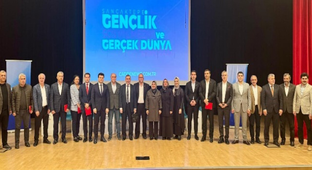 Gençlik Sosyal Medya ve Gerçek Dünya Sempozyumu Düzenlendi.